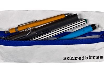 Täschchen / Schreibkram Verschluß mitte